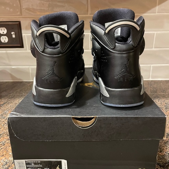 JORDAN 6-17-23 Black/Black/Metallic silver MENS size 8 - Picture 4 of 7